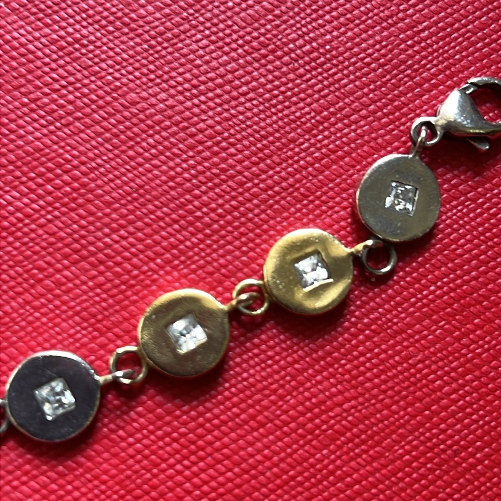 Robin Rotenier 18k gold, sapphire and siver 
Medallion Bracelet - Picture 2 of 5